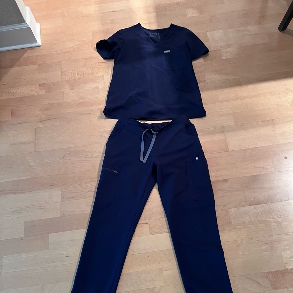 Figs scrub set - Kade Cargo Pant and Catarina top